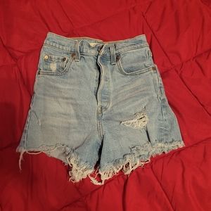 Levi's ribcage shorts